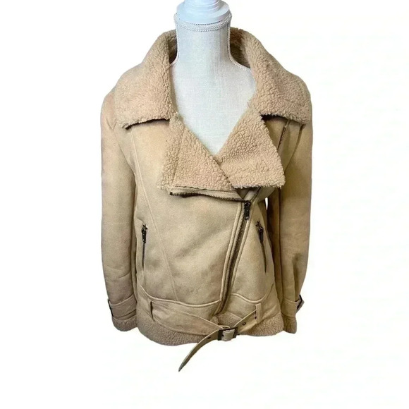 Women’s Cozy Forever 21 Biker Teddy Jacket•Medium Beige•Size Med.•Worn Once• - Picture 1 of 8